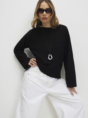 Black Long Sleeve Sweatshirt