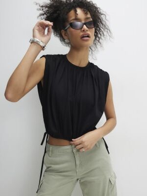 Black Short Sleeve Bubble Hem T-Shirt