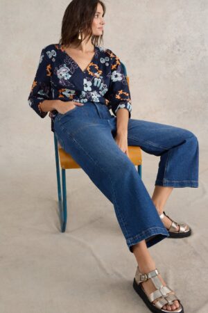 Mid Rise Wide Leg Cropped Jeans