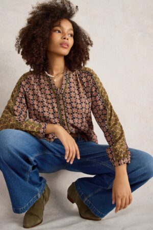 Mid Rise Wide Leg Jeans